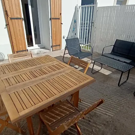 Rez De Jardin Avec Terrasse 公寓